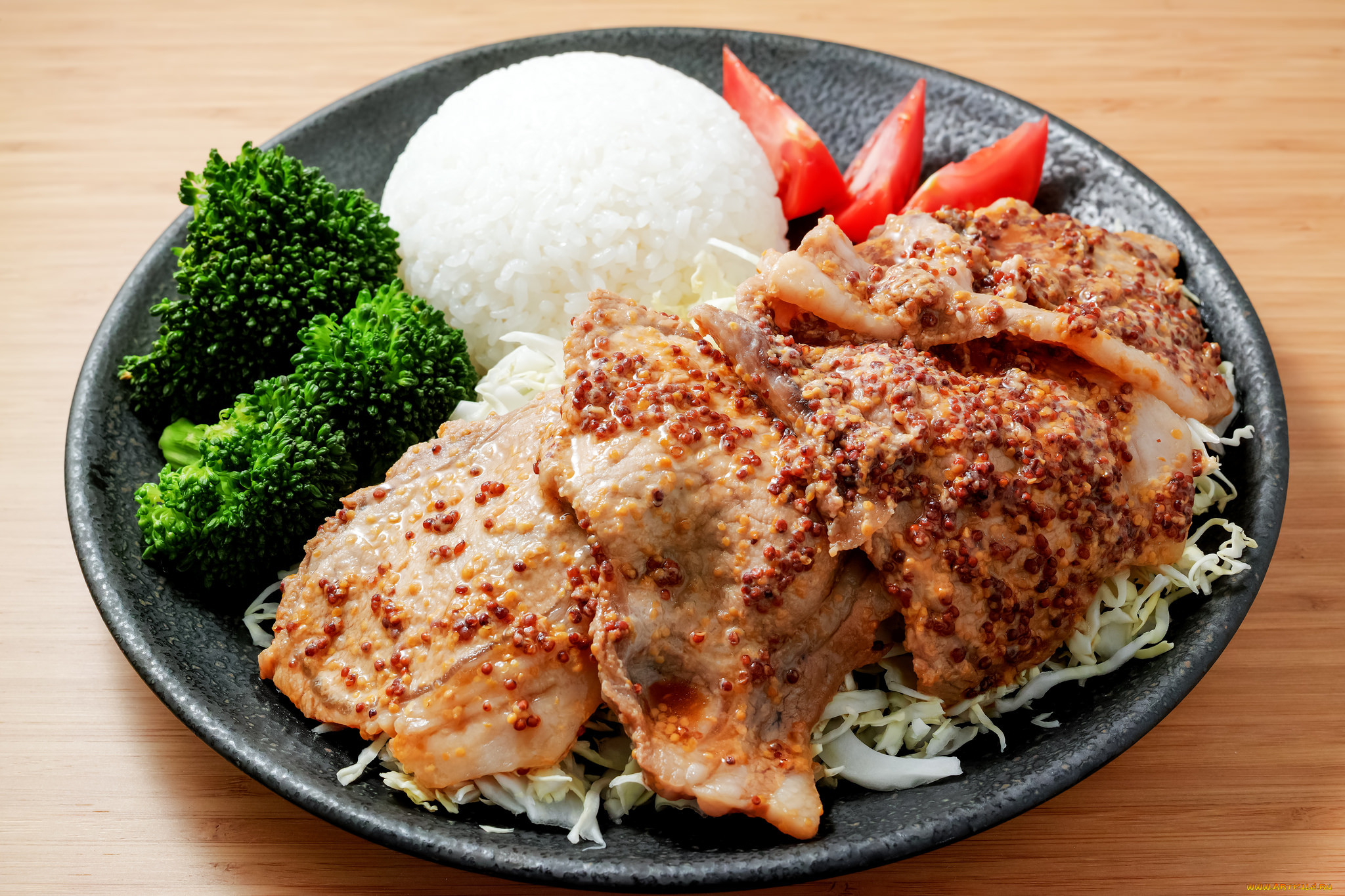 Meat rice. Японская кухня мясо. Блюдо рис с мясом и овощами. Вторые блюда цпленоквид сверху. Картинка второго блюда с рисом с и мясом.